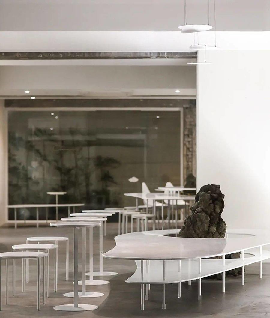 MAOOM | 192㎡韩国咖啡店，把家具做成了一片片“云朵”