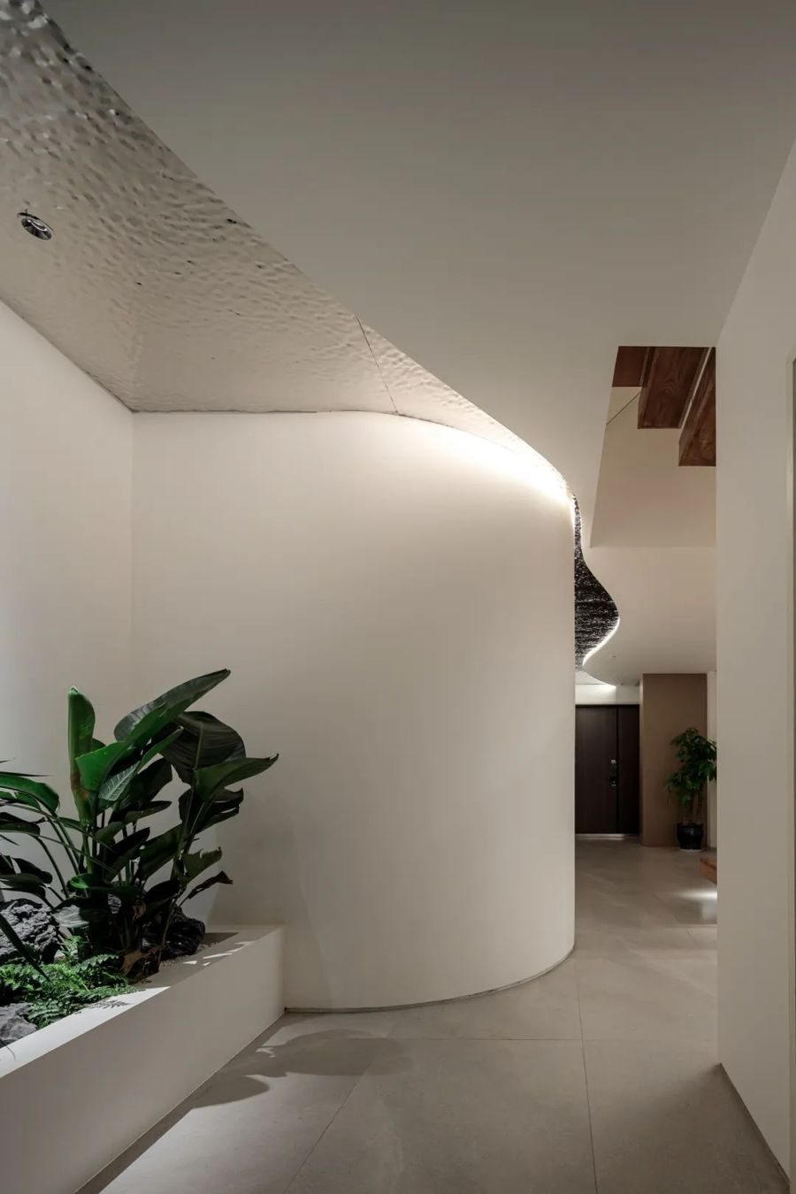 十畝設計 | 600m2光影大宅，演繹現代極簡住宅美學 