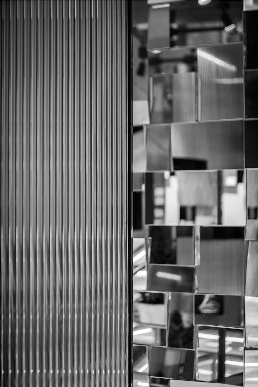 无锡罗浮宫陶瓷展馆 / 黑白现代风格