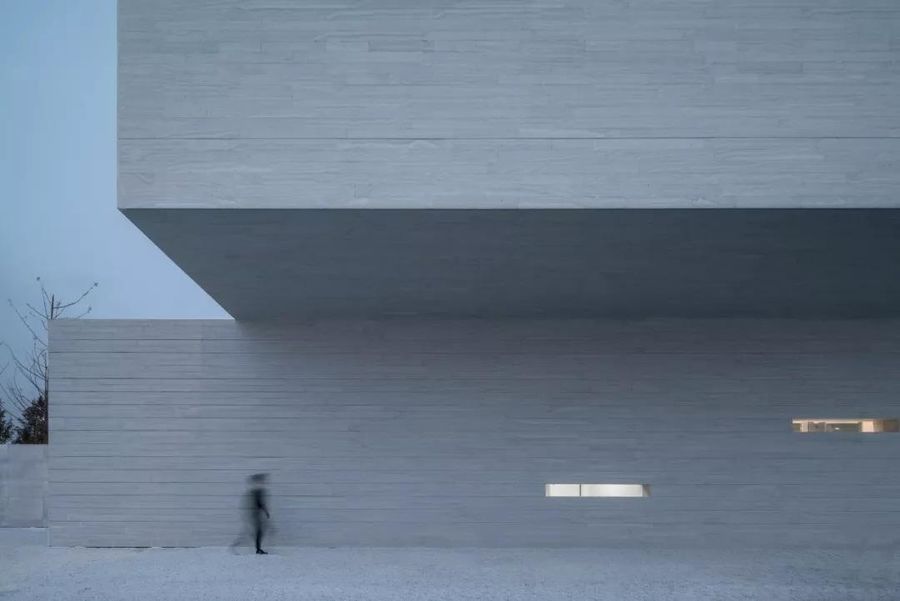 空与静！将建筑与艺术完美融合的艺术展廊 | 日清设计
