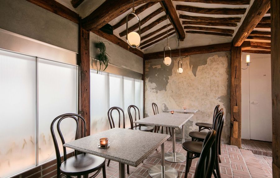 河豚设计师丨首尔老建筑现代 CALIGARI 酒吧 
