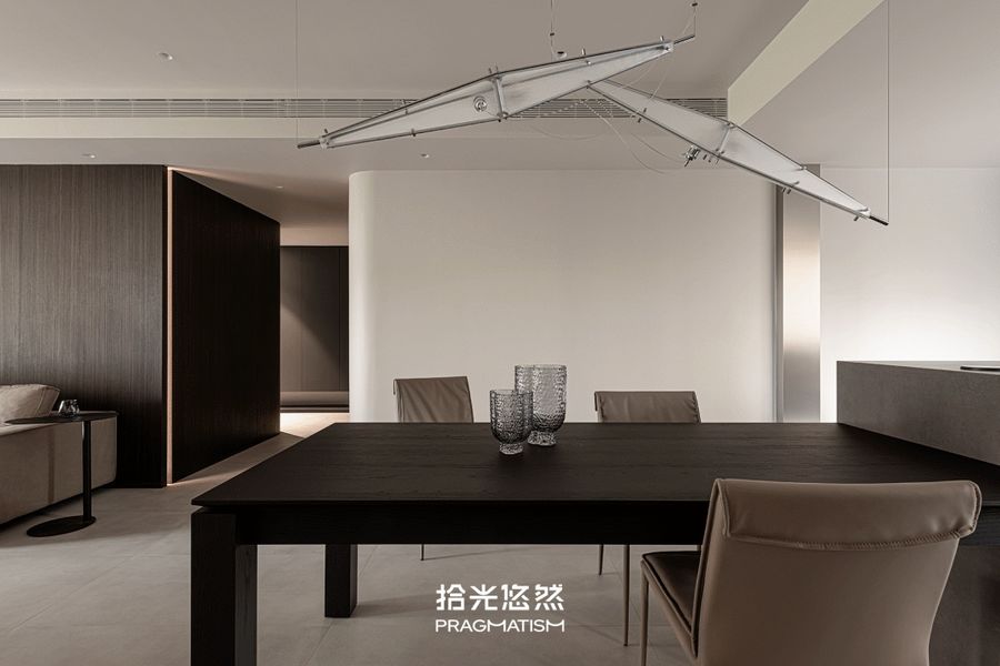 拾光悠然  |  220㎡ X 他家有兩個“立方體”，打造豐富細節(jié)的極簡家