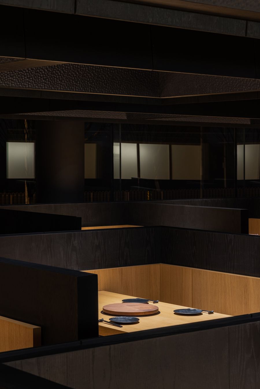 Office AIO | 设计意喻“围绕炭火而食”的日式餐厅