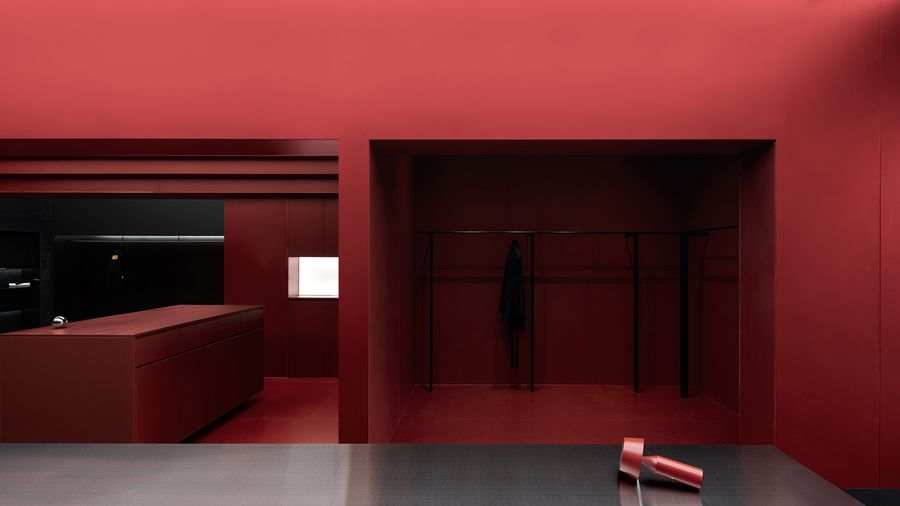 本白设计×MOOLEE 买手店丨时空之盒，RED or BLACK？