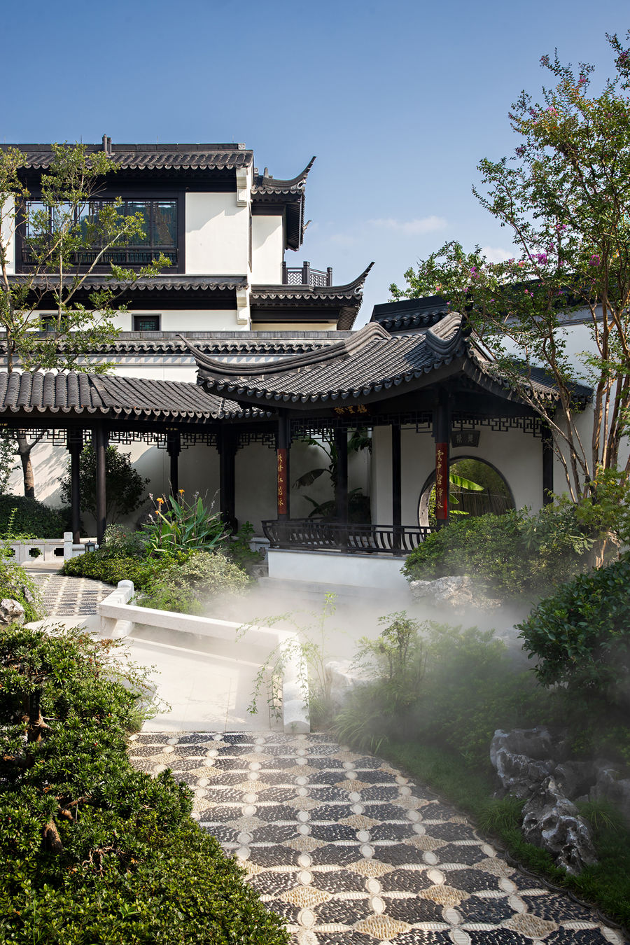 用艺术的现代主义，讲述当代中式的庭院生活 | 中熙设计