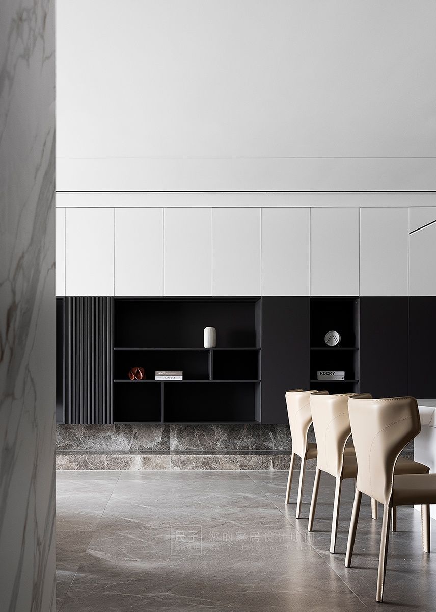 尺子设计丨灰棕质感的别样空间，玻璃厨房超吸睛！