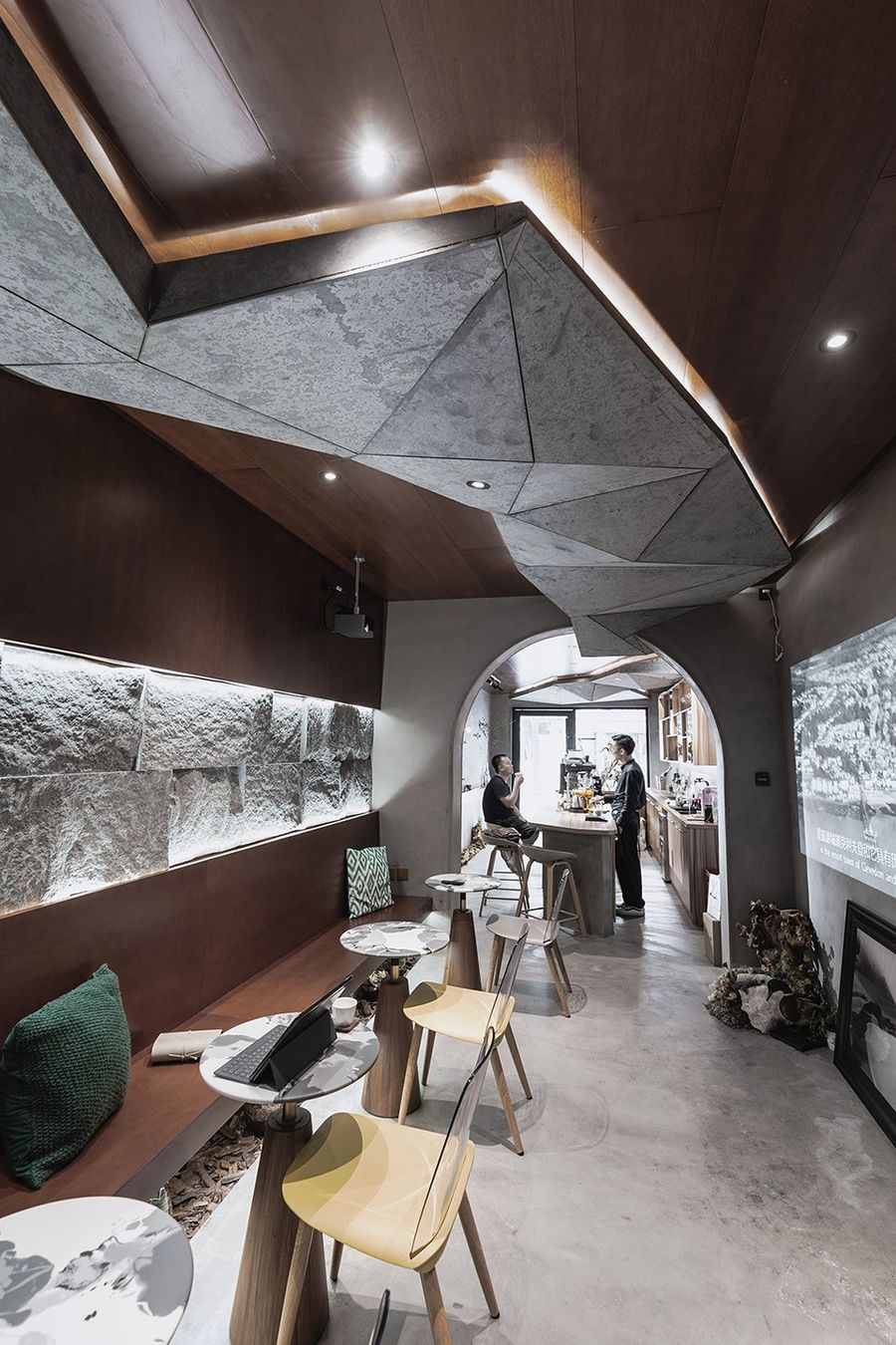 新作 | 春田空间设计工作室：天津 山海 · 果病儿精品咖啡烘焙馆