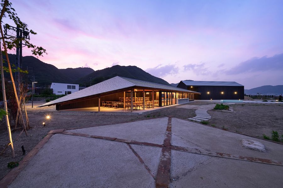 SETOUCHI JOZOJO酒厂餐厅，日本 / SUGAWARADAISUKE Architect