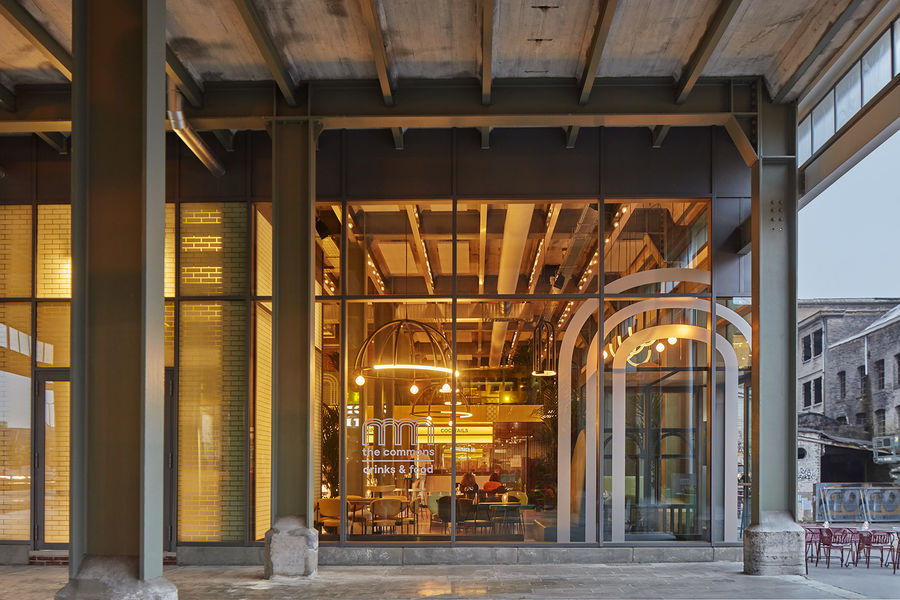 The Commons餐廳和酒吧，荷蘭 / Studio Modijefsky