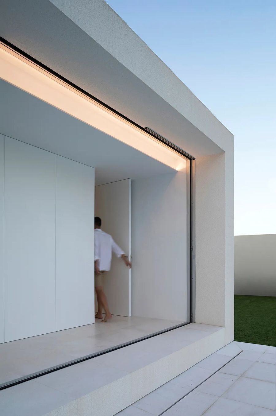 西班牙 漂浮的极简诗意住宅 | FRAN SILVESTRE ARQUITECTOS