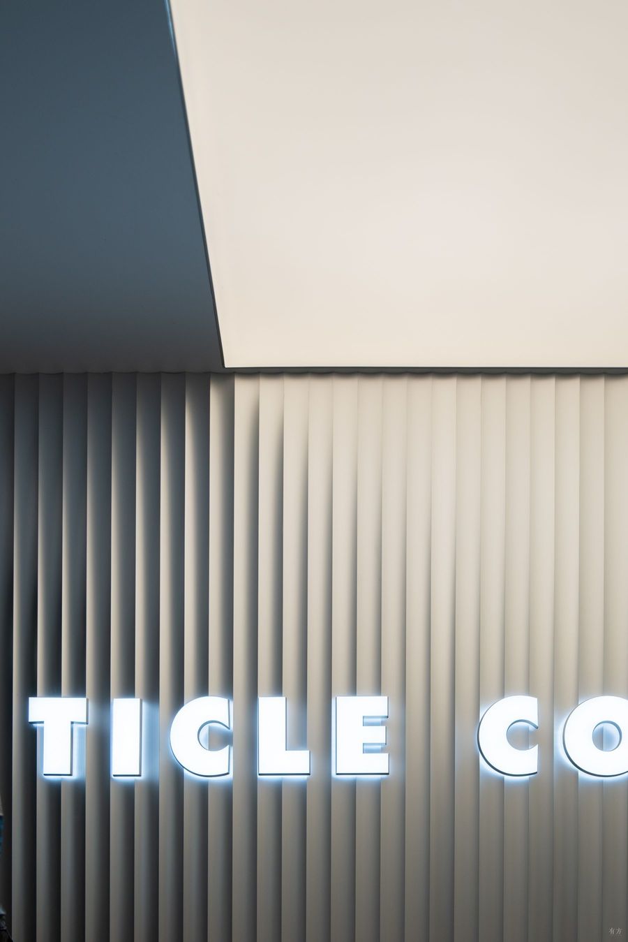大观建筑 | 不锈钢与混凝土的交错：Ticle Coffee 
