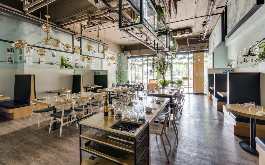 清新自然的绿意主题餐厅“饭bar”内湖店 | 齐禾设计