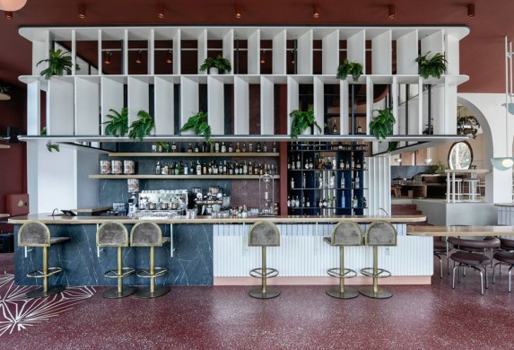 Lofos酒吧，拼贴风格的空间美！