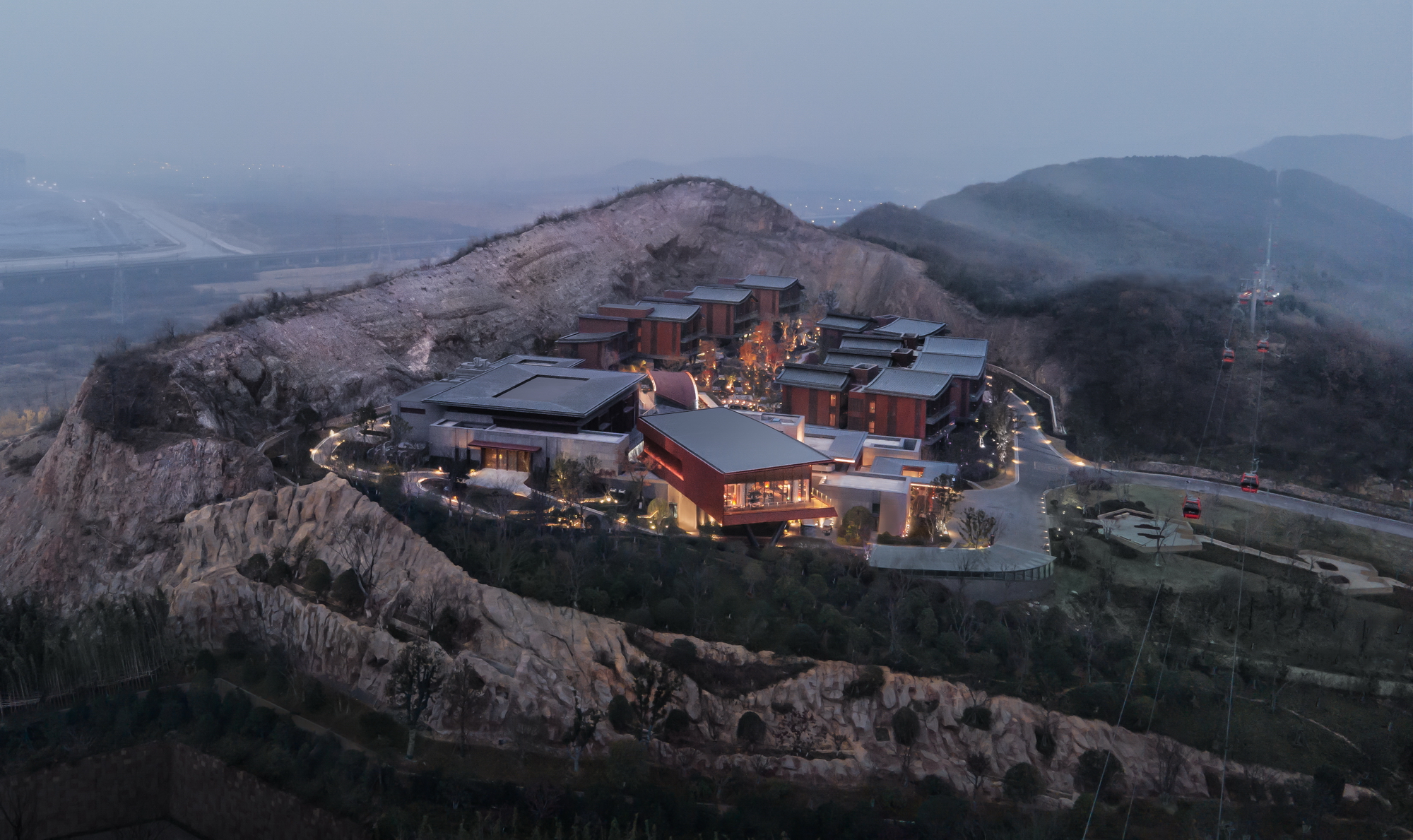 杨邦胜设计 | 南京园博园英迪格酒店 自然再生，探索千年南京的矿世幻梦
