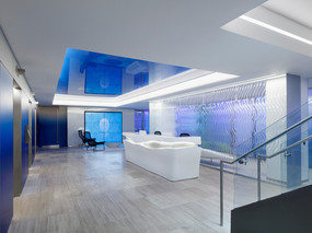 连接海洋蓝天的办公室装修设计体验