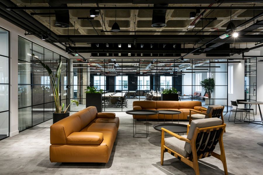 伦敦金融科技公司Revolut办公空间，工业风里的细腻触感 | ThirdWay Interiors