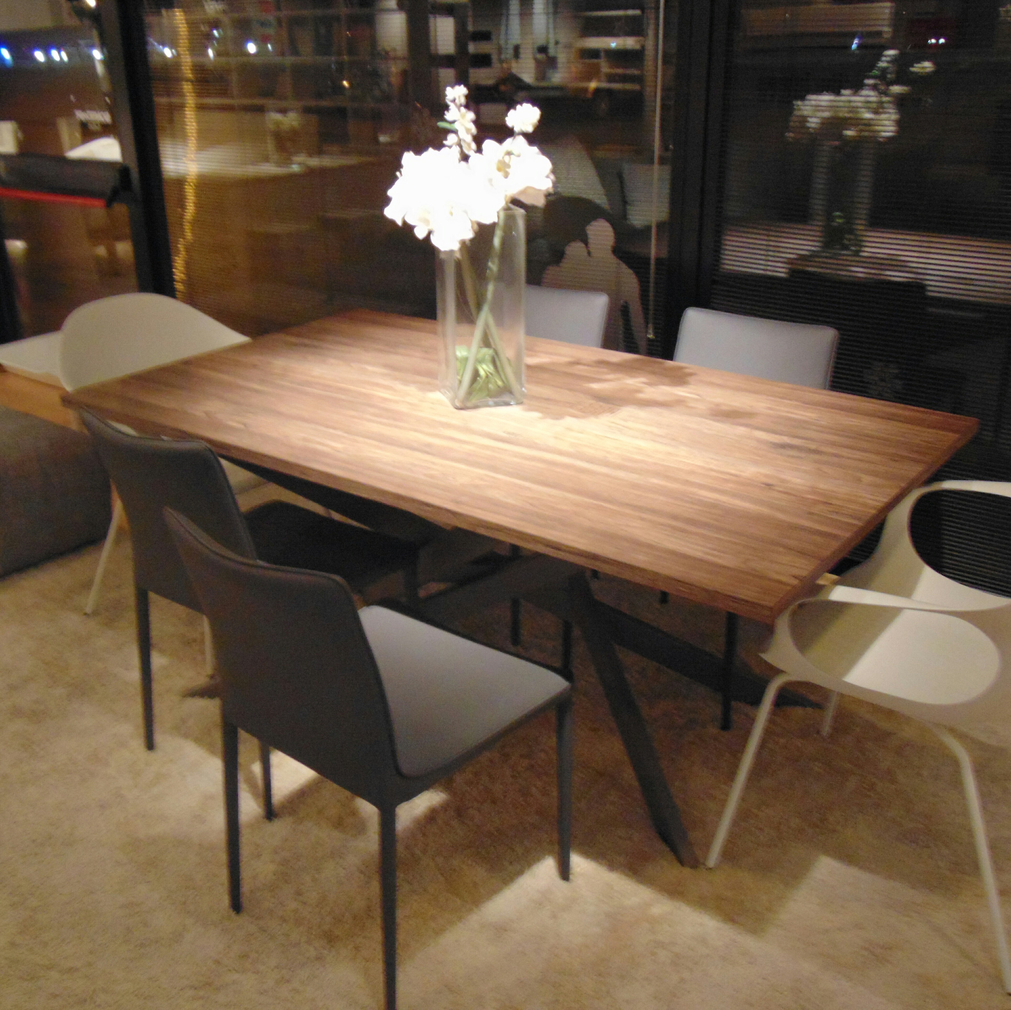 La Primavera 家具：高贵低调的原木品质