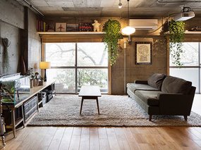 东京25 坪用自然感建材翻新老旧公寓