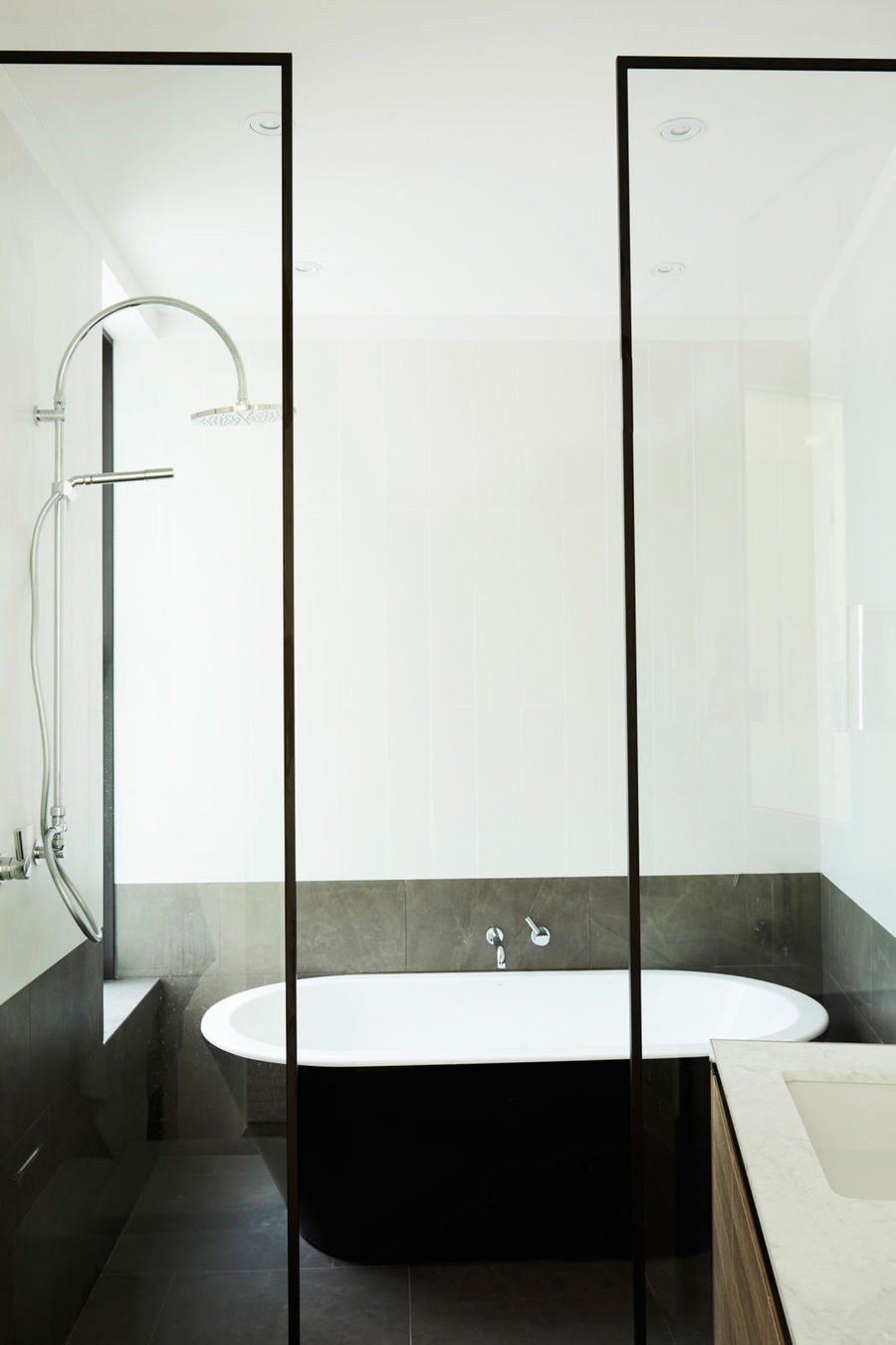 Luigi Rosselli Architects的三層公寓