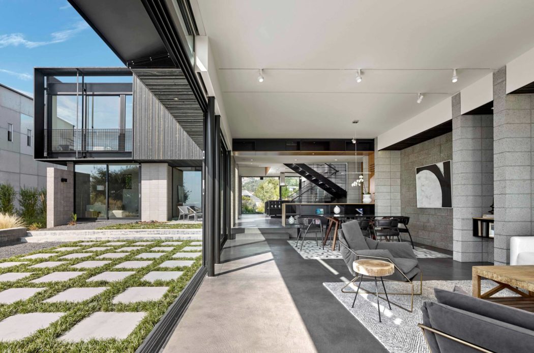 AAA Architecture设计 | 现代化两层住宅