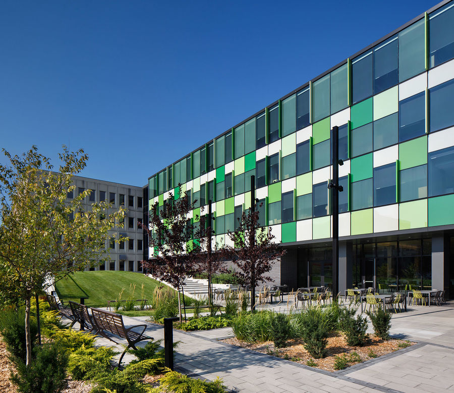  BGLA + NEUF architect(e)s丨CSN总部办公楼扩建，加拿大