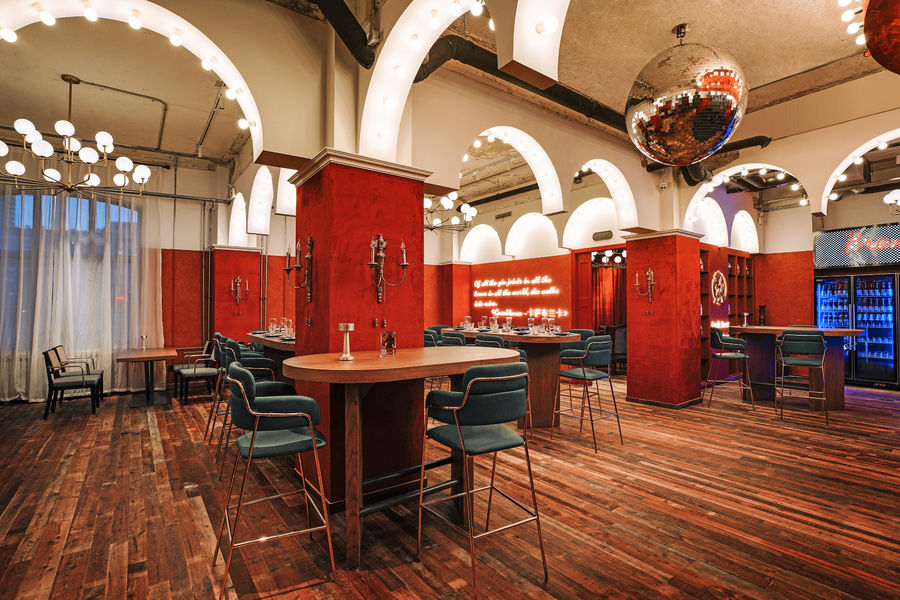上海艺科设计|复古混搭酒吧空间设计-有戏精酿酒吧