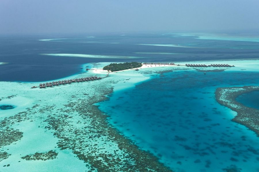 马尔代夫建于浅滩之上度假村，将奢华融入简约之中