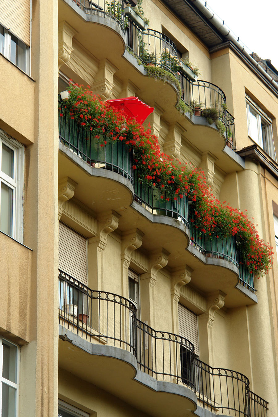 布达佩斯五颜六色公寓——Margeza设计