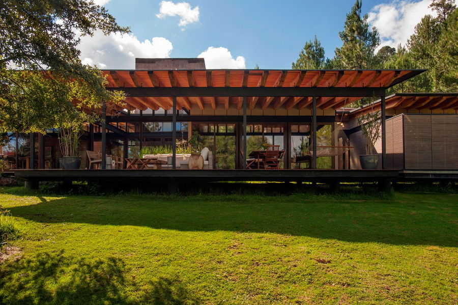 森林深处的木结构别墅——Alejandro Sánchez García Arquitectos