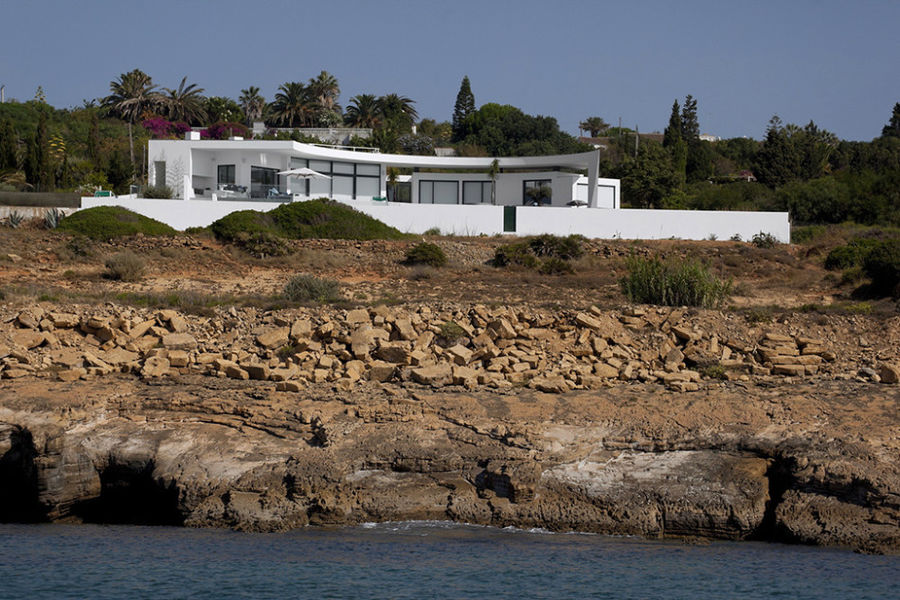 葡萄牙外形独特海边住宅——Mario Martins