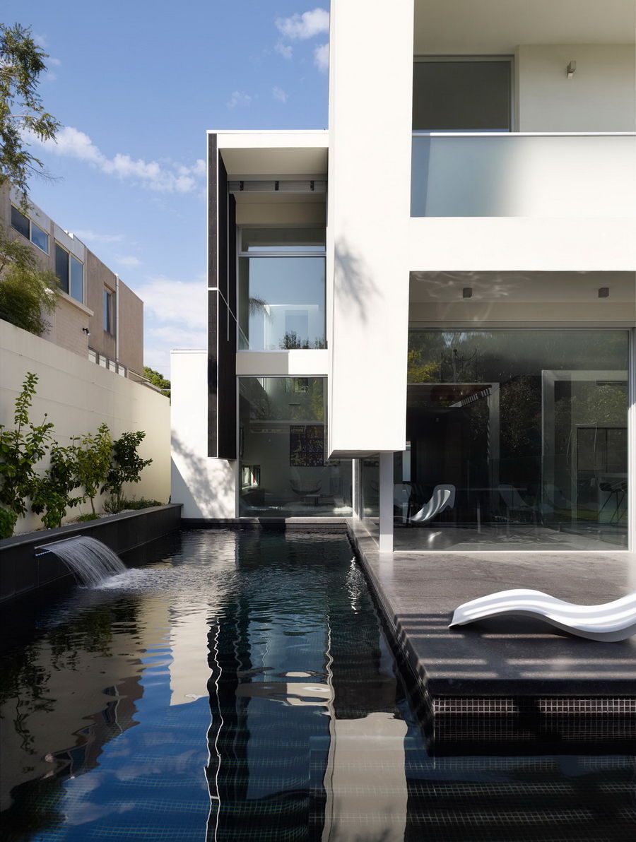 雙層現代別墅——Steve Domoney Architecture