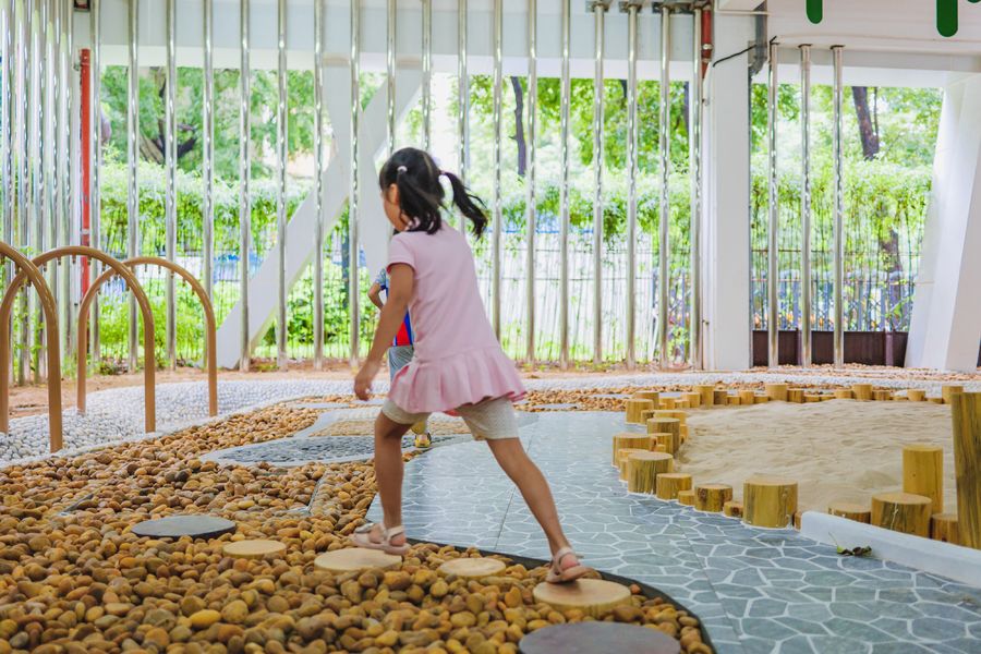 幼兒園游樂設(shè)備