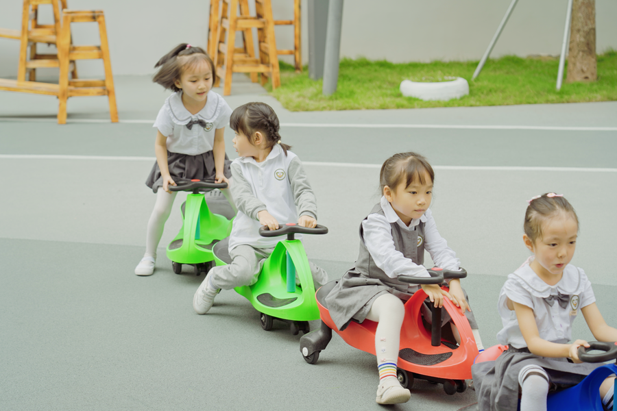 深圳市科語幼兒園戶外游樂設計：星際探索·太空漫步