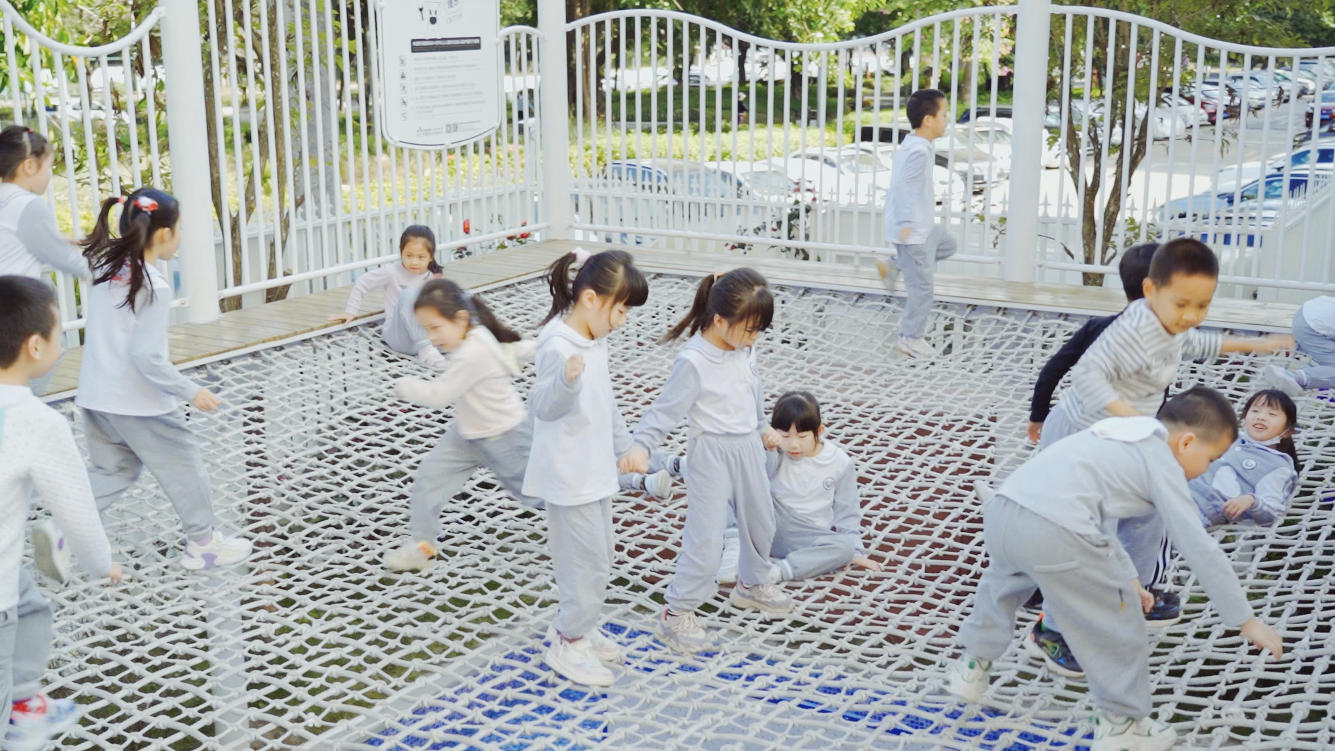 莲塘悦色，爱莲新说，深圳市莲花二村幼儿园户外游乐设备设计