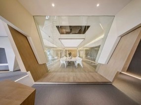 [办公空间] 有着建筑意味和未来感的办公室空间