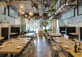 清新自然的绿意主题餐厅“饭bar”内湖店 | 齐禾设计